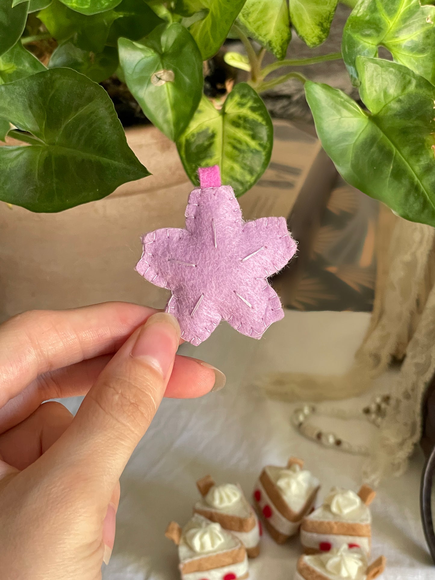 Charms fleur en feutrine 🌸