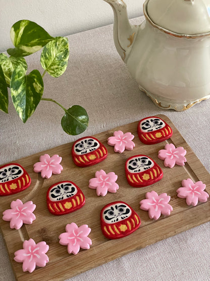 Set 3 aimants Daruma et fleurs de Sakura (limité)