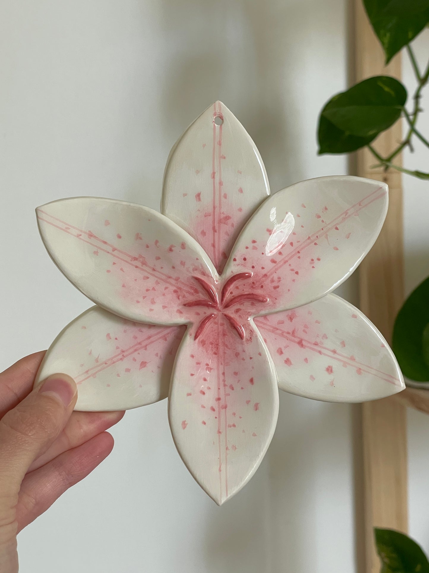 Lys murale rose tacheté